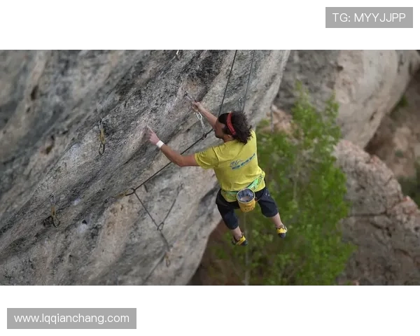 重庆攀岩队在联赛中的战术分析与表现评估