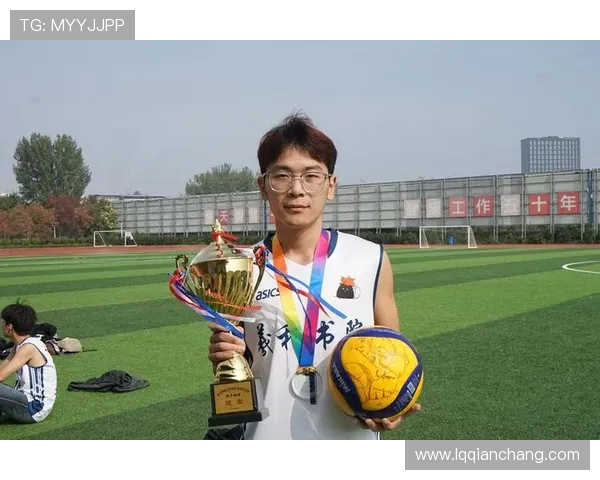 成都飞盘队荣登灵活性排行榜榜首展现卓越实力与团队合作精神